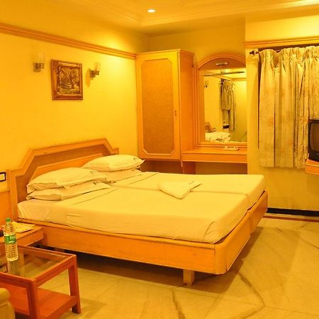 Hotel Sathyam Tiruchirappalli Chambre photo